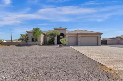 127 E Sabrosa Dr, New River, AZ 85087