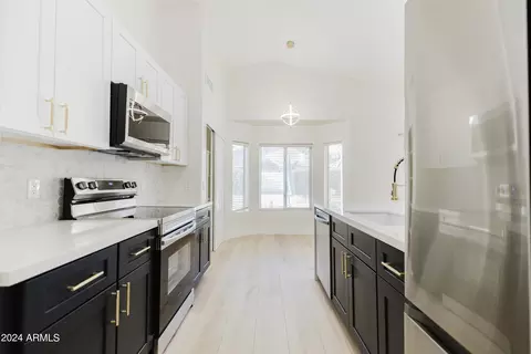 3534 E Windmere Dr, Phoenix, AZ 85048