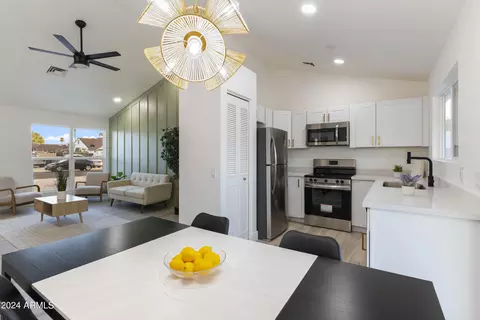 6920 W Turquoise Ave, Peoria, AZ 85345