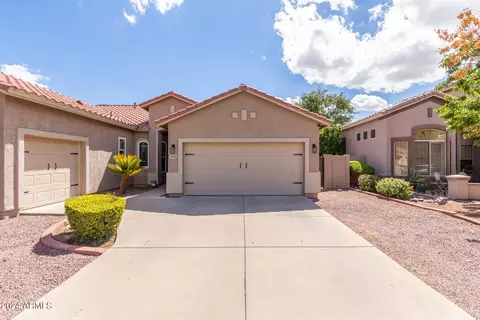 677 W Hemlock Way, Chandler, AZ 85248
