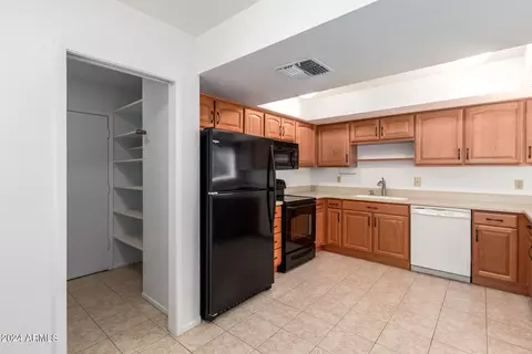 4045 E Columbine Dr, Phoenix, AZ 85032 photo 2