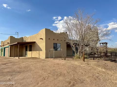 10747 N Stagecoach Pass, Tombstone, AZ 85638