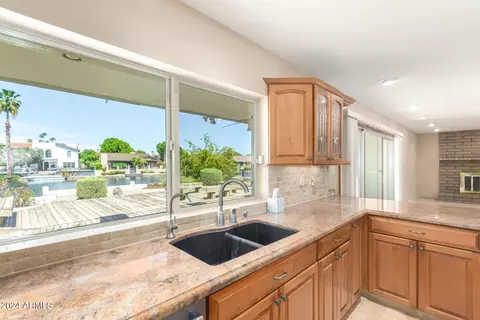 1400 E Commodore Pl, Tempe, AZ 85283 photo 14