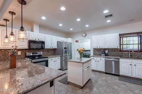Kitchen - 9645 E Brown Rd, Mesa, AZ 85207 photo 2 of 6