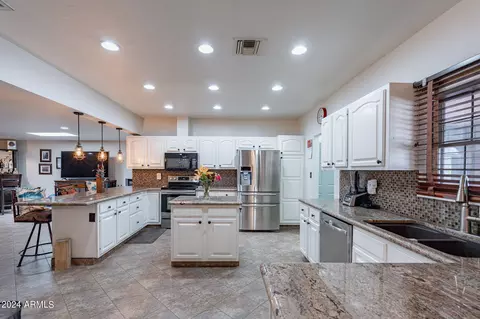 Kitchen - 9645 E Brown Rd, Mesa, AZ 85207 photo 1 of 6