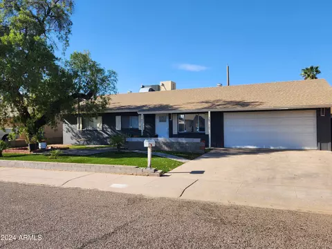 4132 W Echo Ln, Phoenix, AZ 85051 photo 2