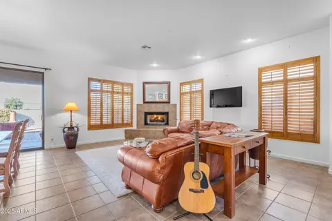 2012 E Valencia Dr, Phoenix, AZ 85042 photo 8