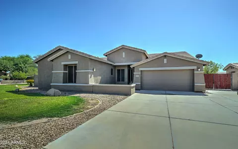 8125 W Gardenia Ave, Glendale, AZ 85303