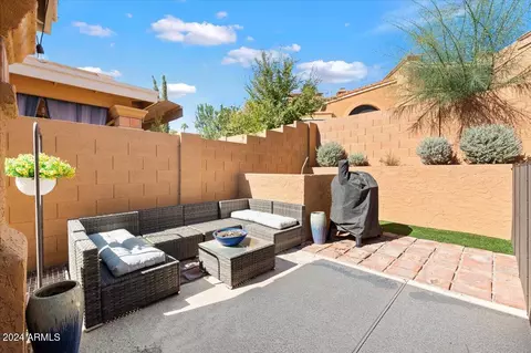 Exterior - 1036 E Sahuaro Dr, Phoenix, AZ 85020 photo 5 of 7
