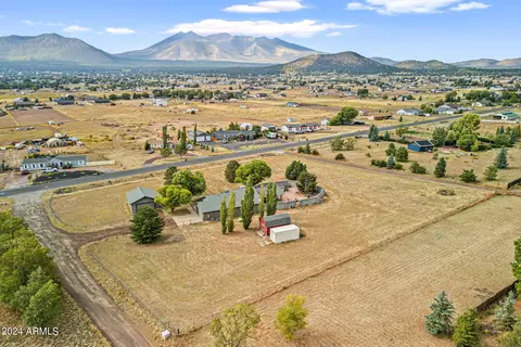 8265 Stardust Trl, Flagstaff, AZ 86004