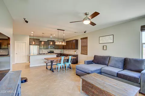 2042 E Flintlock Dr, Gilbert, AZ 85298 photo 4