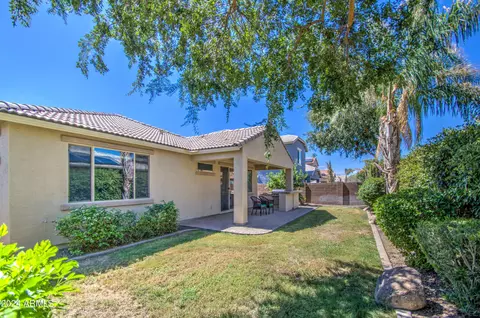 2042 E Flintlock Dr, Gilbert, AZ 85298 photo 2