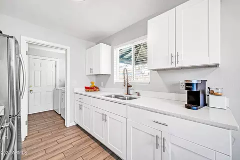 2231 E Nancy Ln, Phoenix, AZ 85042 photo 7