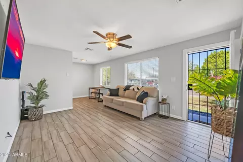 2231 E Nancy Ln, Phoenix, AZ 85042 photo 3