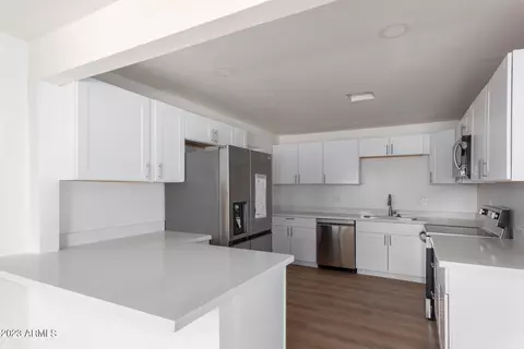 5816 S 7th St, Phoenix, AZ 85040