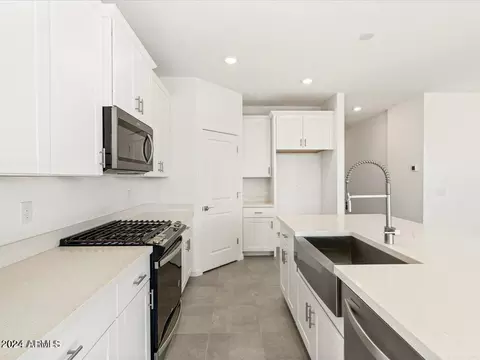 25640 N 160th Ln, Surprise, AZ 85387