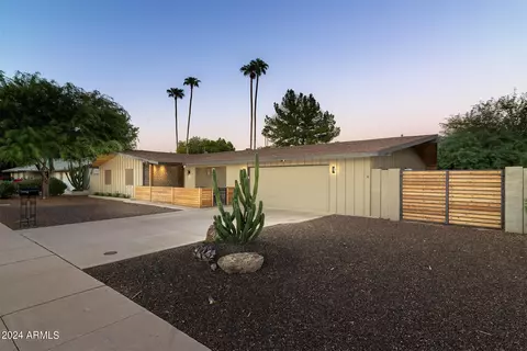 8534 E Monterey Way, Scottsdale, AZ 85251