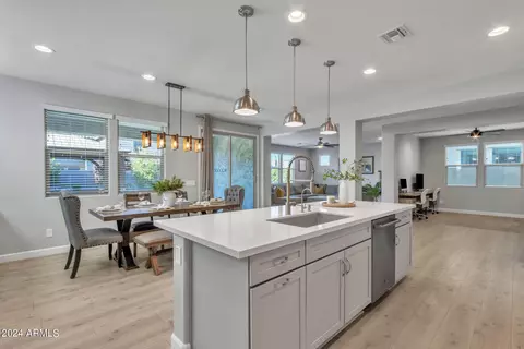 Kitchen - 10020 E Wavelength Ave, Mesa, AZ 85212 photo 6 of 6