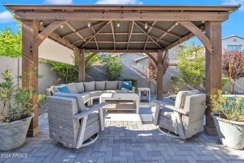 Exterior - 10020 E Wavelength Ave, Mesa, AZ 85212 photo 11 of 26
