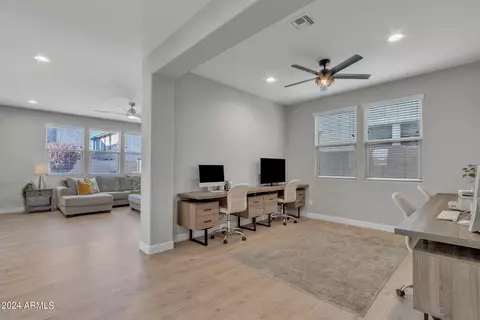 Entry Way - 10020 E Wavelength Ave, Mesa, AZ 85212 photo 7 of 15
