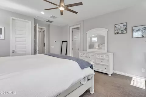 Bedroom - 10020 E Wavelength Ave, Mesa, AZ 85212 photo 4 of 11