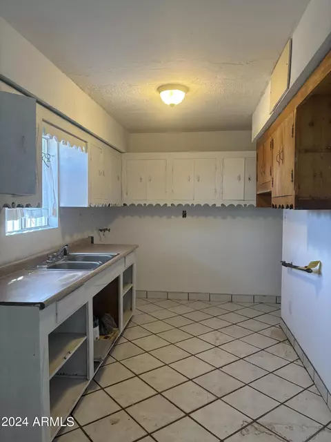 323 E 17th St, Douglas, AZ 85607 photo 6