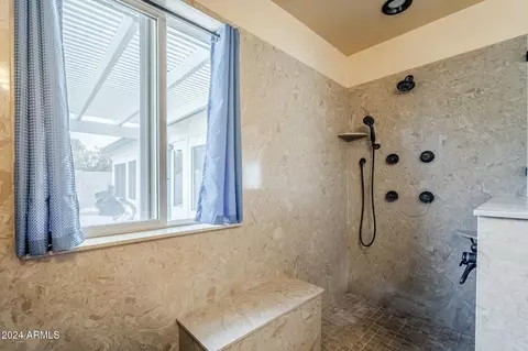 Bath - 2124 E Osborn Rd, Phoenix, AZ 85016 photo 5 of 5