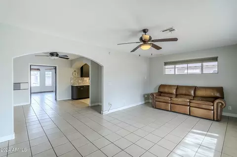 Living - 2124 E Osborn Rd, Phoenix, AZ 85016 photo 3 of 9