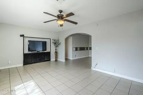 Living - 2124 E Osborn Rd, Phoenix, AZ 85016 photo 4 of 9