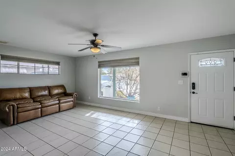 Living - 2124 E Osborn Rd, Phoenix, AZ 85016 photo 2 of 9