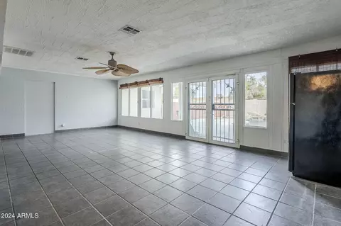 Living - 2124 E Osborn Rd, Phoenix, AZ 85016 photo 7 of 9