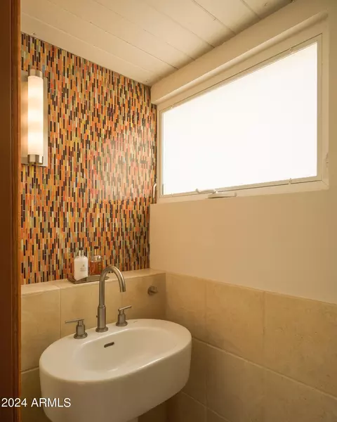 5525 E Pinchot Ave, Phoenix, AZ 85018 photo 27
