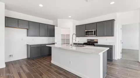 2389 W Spaulding Ave, Apache Junction, AZ 85120 photo 2