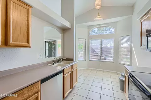 4211 E Renee Dr, Phoenix, AZ 85050 photo 6