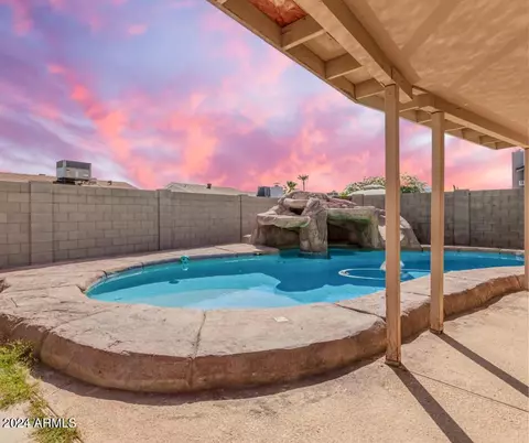 5201 W Mountain View Rd, Glendale, AZ 85302