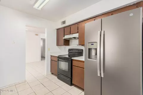 1024 E Manhatton Dr, Tempe, AZ 85282 photo 2