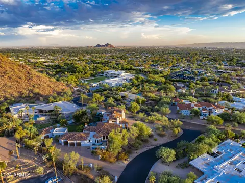 5201 N Saddle Rock Dr, Phoenix, AZ 85018