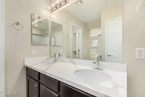 Bath - 2155 W Scully Dr, Phoenix, AZ 85023 photo 1 of 3