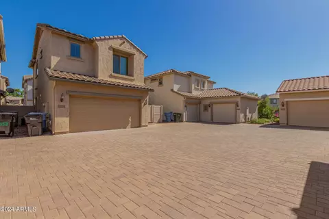 Exterior - 2155 W Scully Dr, Phoenix, AZ 85023 photo 6 of 7