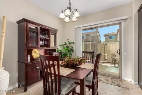 Dining - 2155 W Scully Dr, Phoenix, AZ 85023 photo 2 of 3