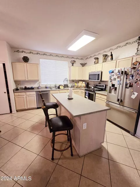 3209 E Tonto Ln, Phoenix, AZ 85050 photo 8