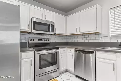 2153 W Morten Ave, Phoenix, AZ 85021 photo 4