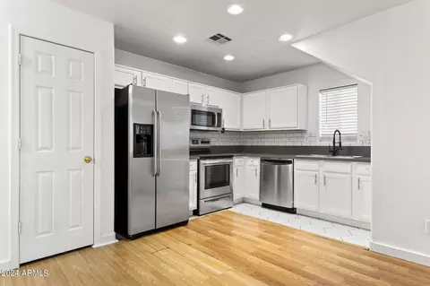 2153 W Morten Ave, Phoenix, AZ 85021 photo 8
