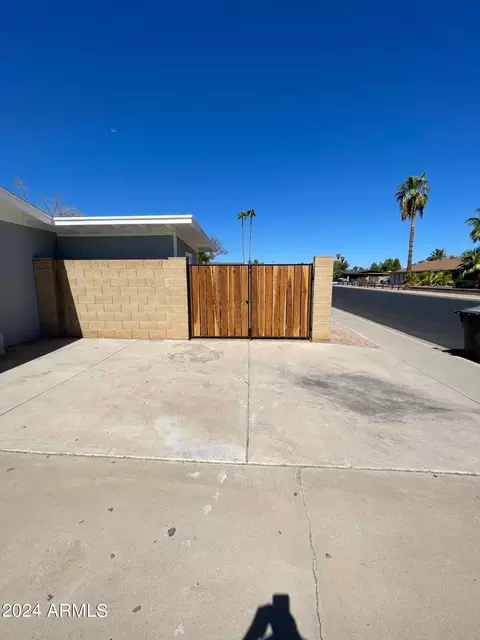 958 E 10th Pl, Mesa, AZ 85203 photo 3