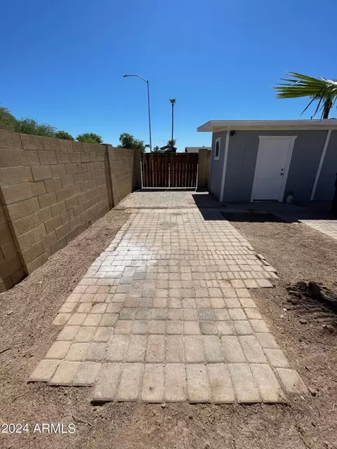 958 E 10th Pl, Mesa, AZ 85203 photo 4