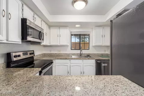 8330 N 21st Dr #J204, Phoenix, AZ 85021 photo 5