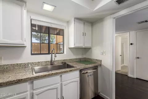 8330 N 21st Dr #J204, Phoenix, AZ 85021 photo 20