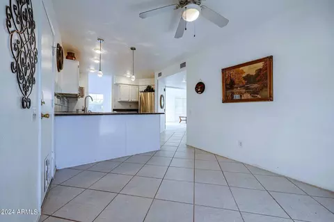 Kitchen - 3907 E Ironwood Dr, Phoenix, AZ 85044 photo 2 of 2