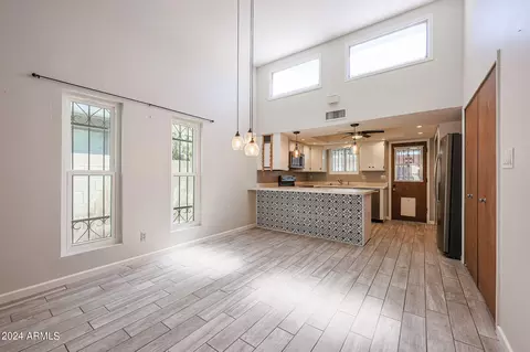 2235 E Catalina Dr, Phoenix, AZ 85016 photo 2
