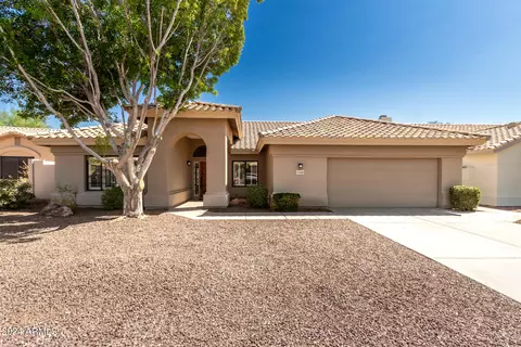 13221 S 35th Ct, Phoenix, AZ 85044 photo 2